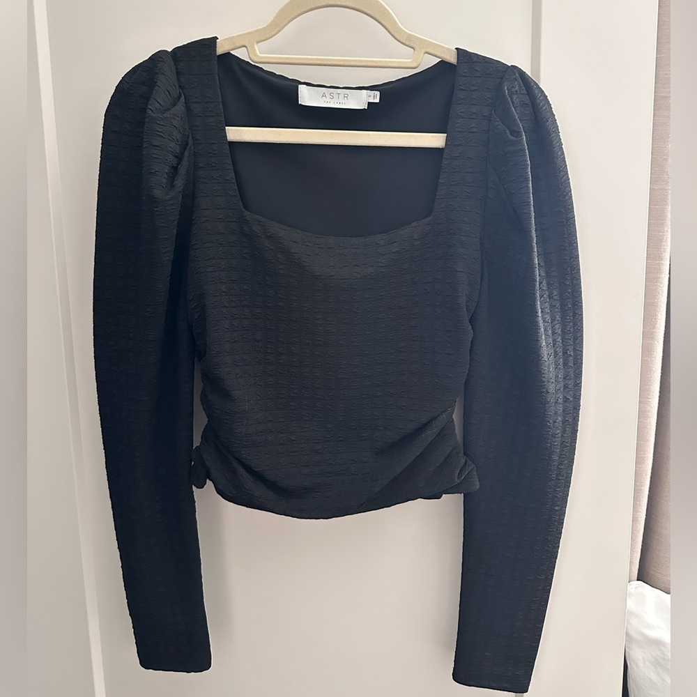 ASTR the Label Puff Shoulder Textured Knit Crop